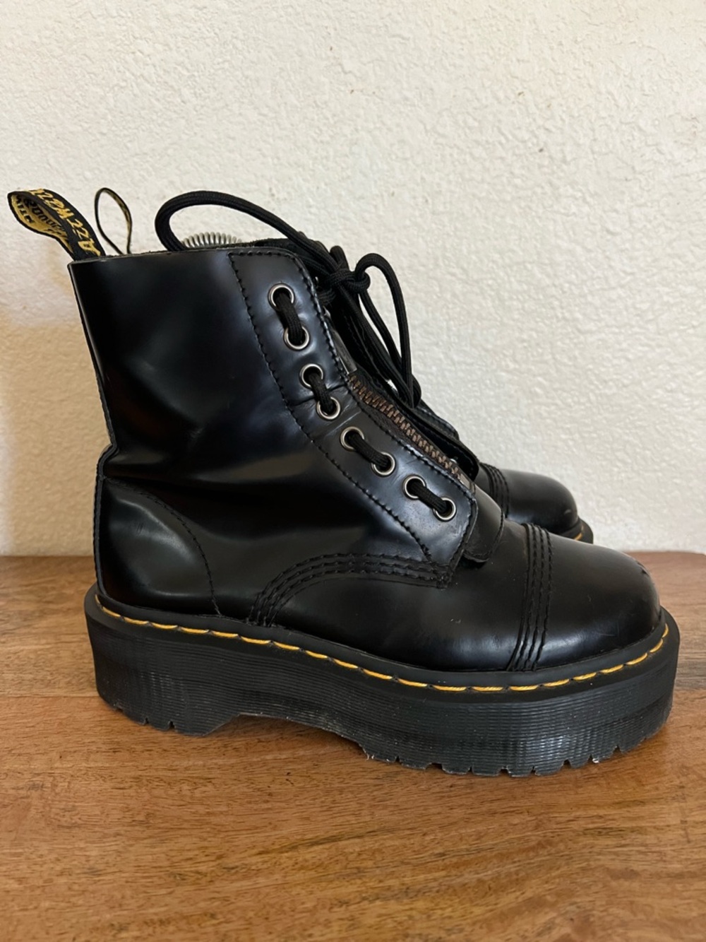 Dr.Martens SINCLAIR PLATFORM BLACK BOOTS SIZE 6